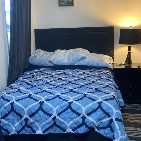 Cozzy Room With Private Entrance And Drive Way Нью-Йорк Экстерьер фото