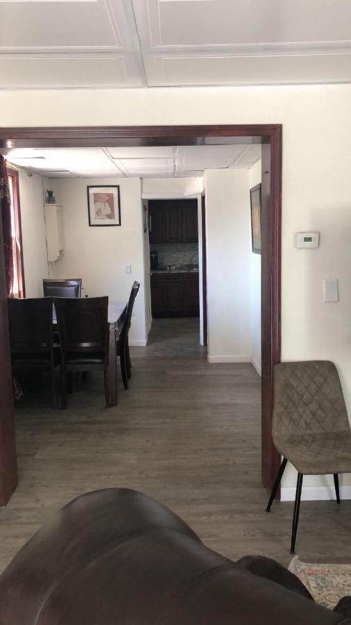 Cozzy Room With Private Entrance And Drive Way Нью-Йорк Экстерьер фото